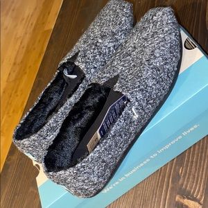 🚫SOLD🚫Toms size 10